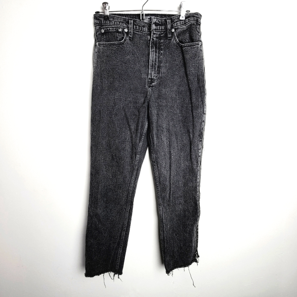 Abercrombie & Fitch  Ultra High-rise‎ Mom Jeans 29